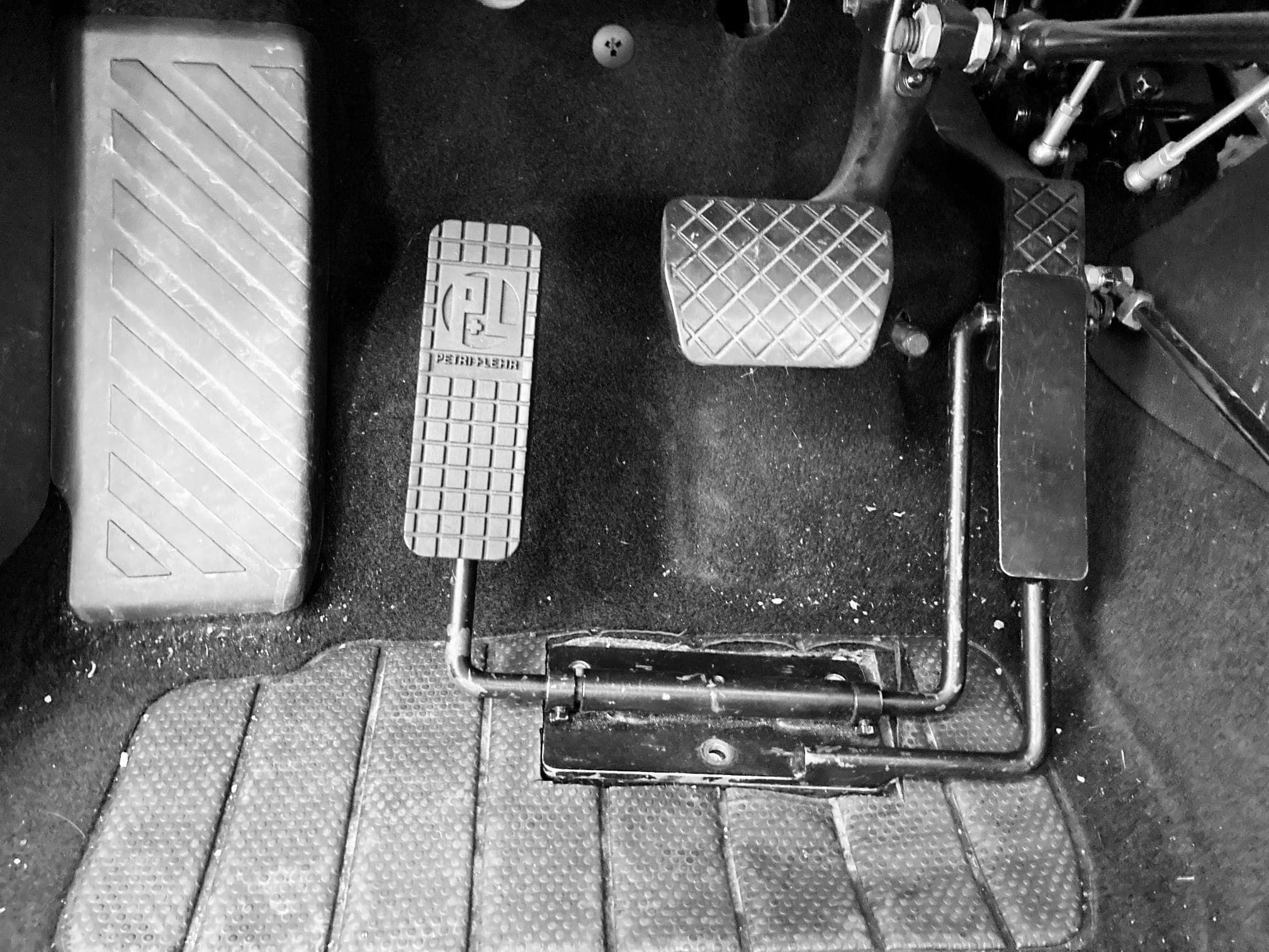 Umlegung von rechts auf links Gas